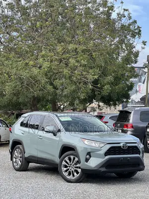 Toyota RAV4 XLE Premium 2022 Teal