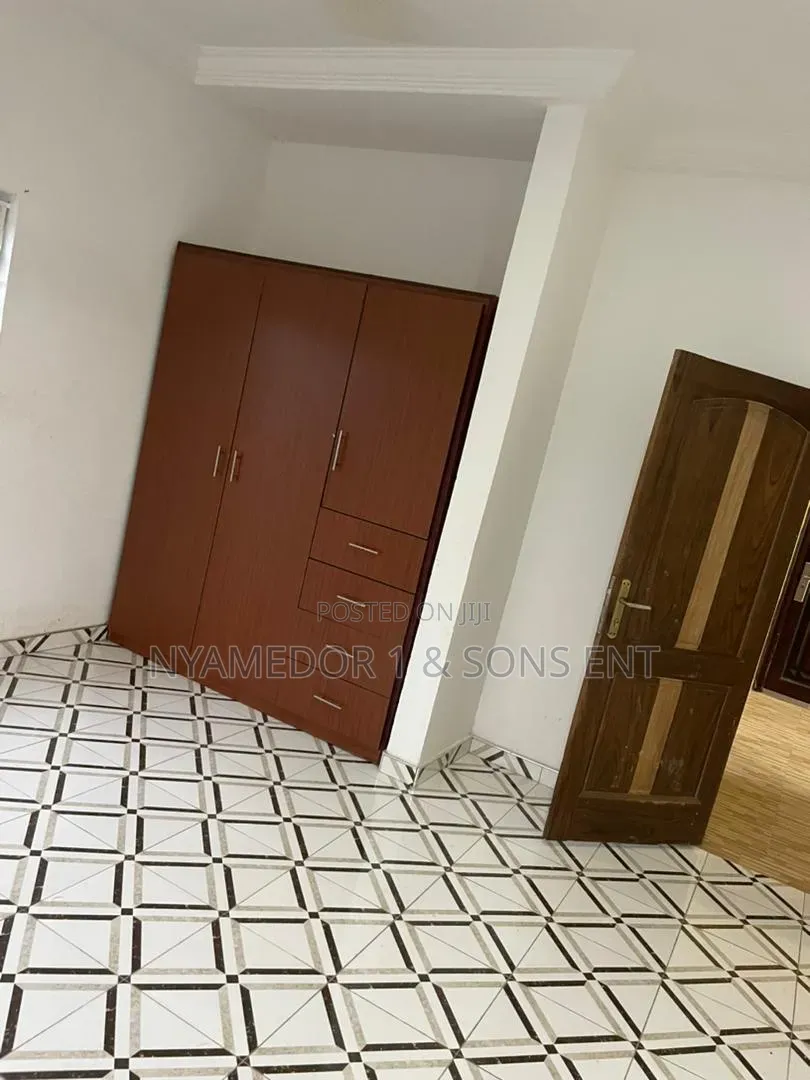 3bdrm House in Donyina Estate, Ejisu-Juaben Municipal for sale