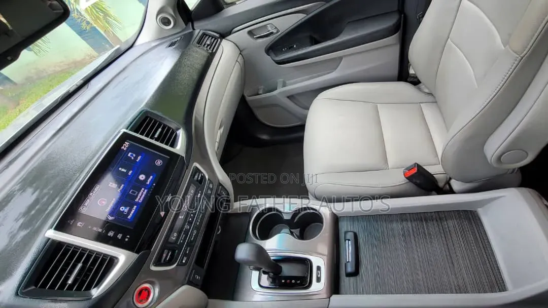 Honda Pilot EX 4dr SUV 4WD (3.5L 6cyl 5A) 2017 Gray