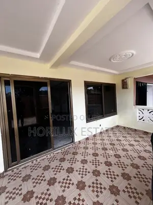 4bdrm Bungalow in Santa Maria Washing for sale