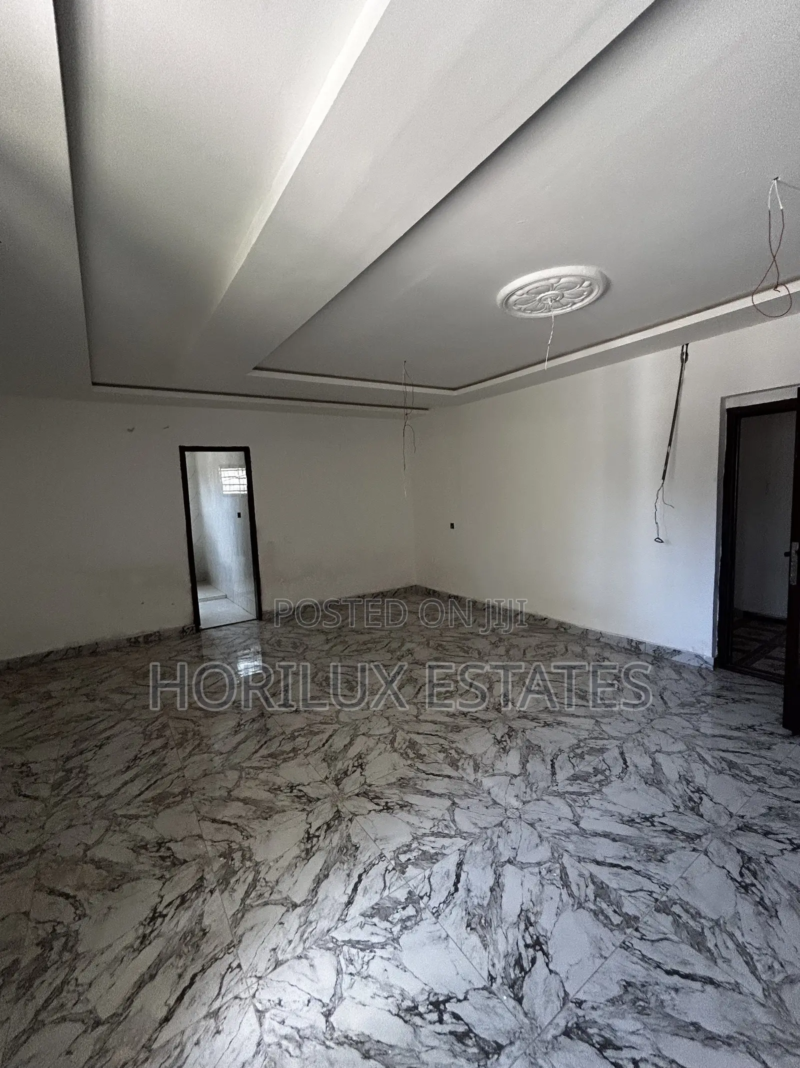 4bdrm Bungalow in Santa Maria Washing for sale