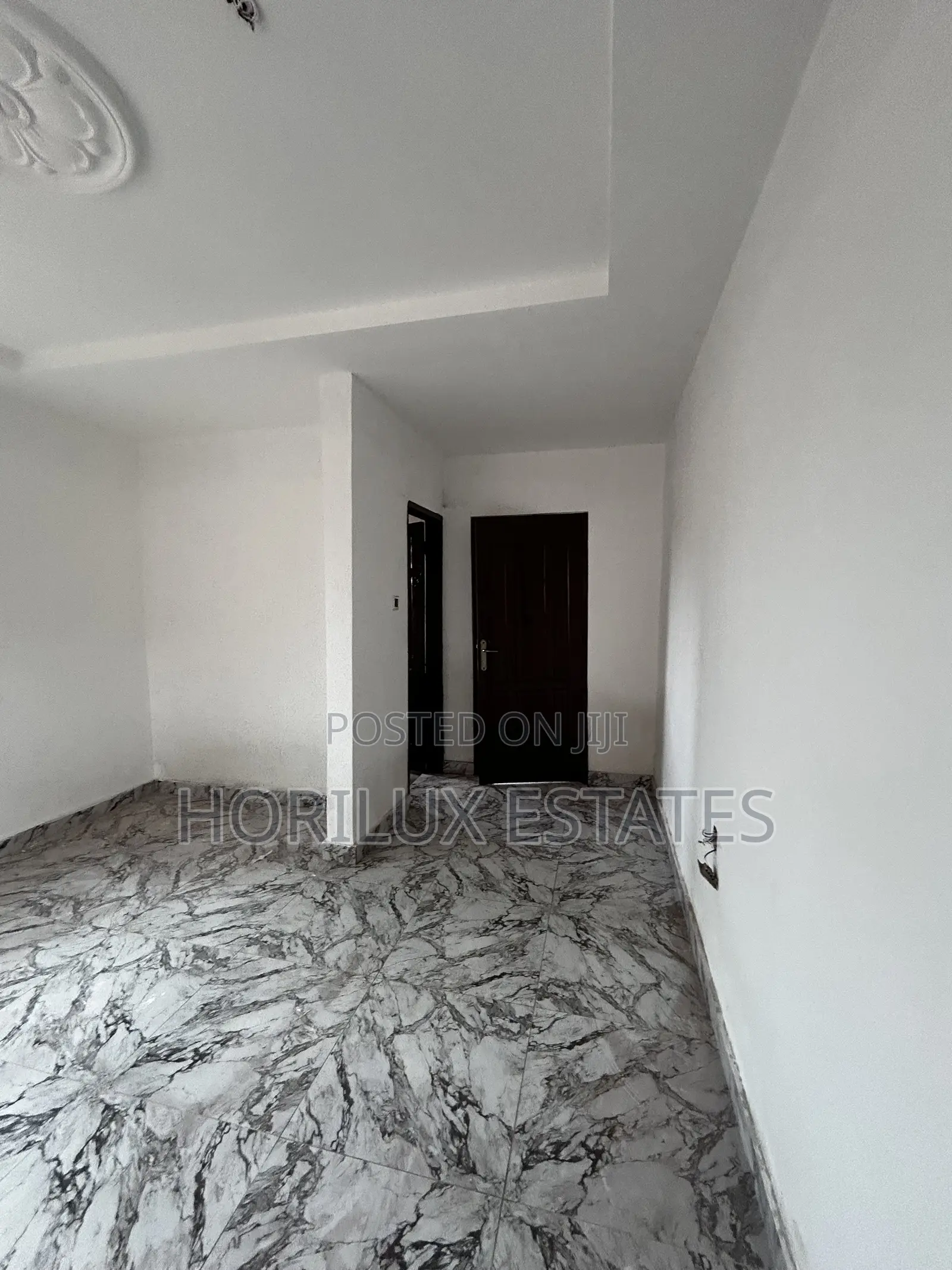 4bdrm Bungalow in Santa Maria Washing for sale