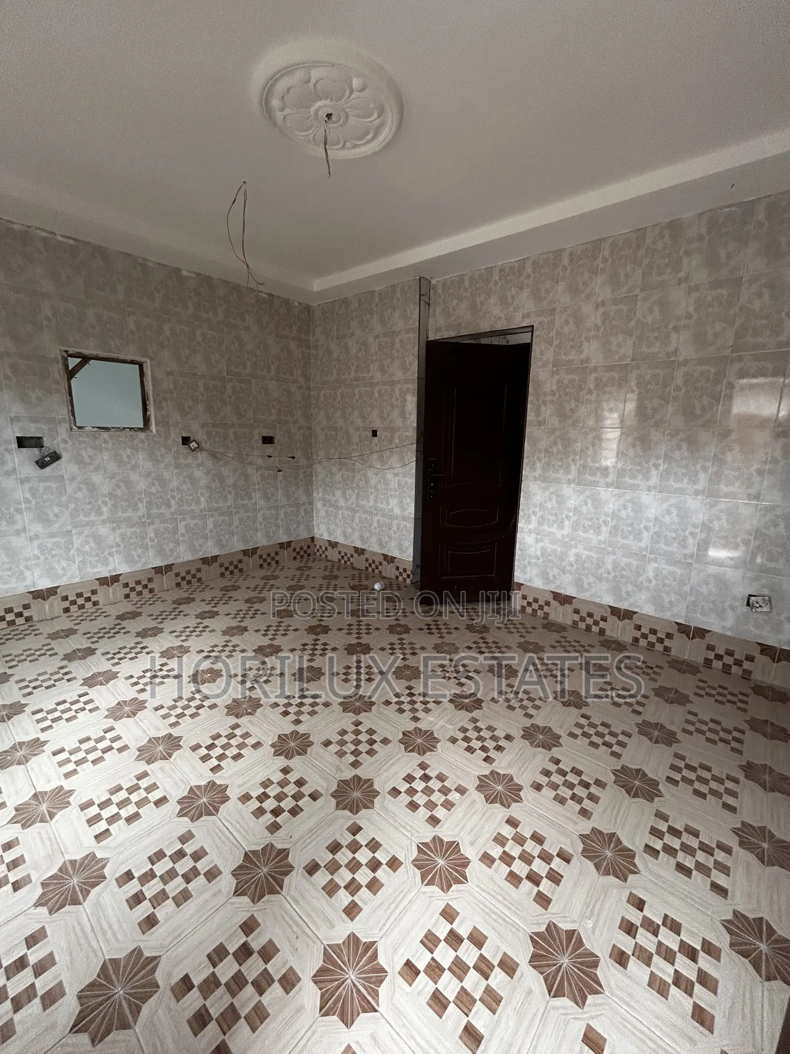 4bdrm Bungalow in Santa Maria Washing for sale
