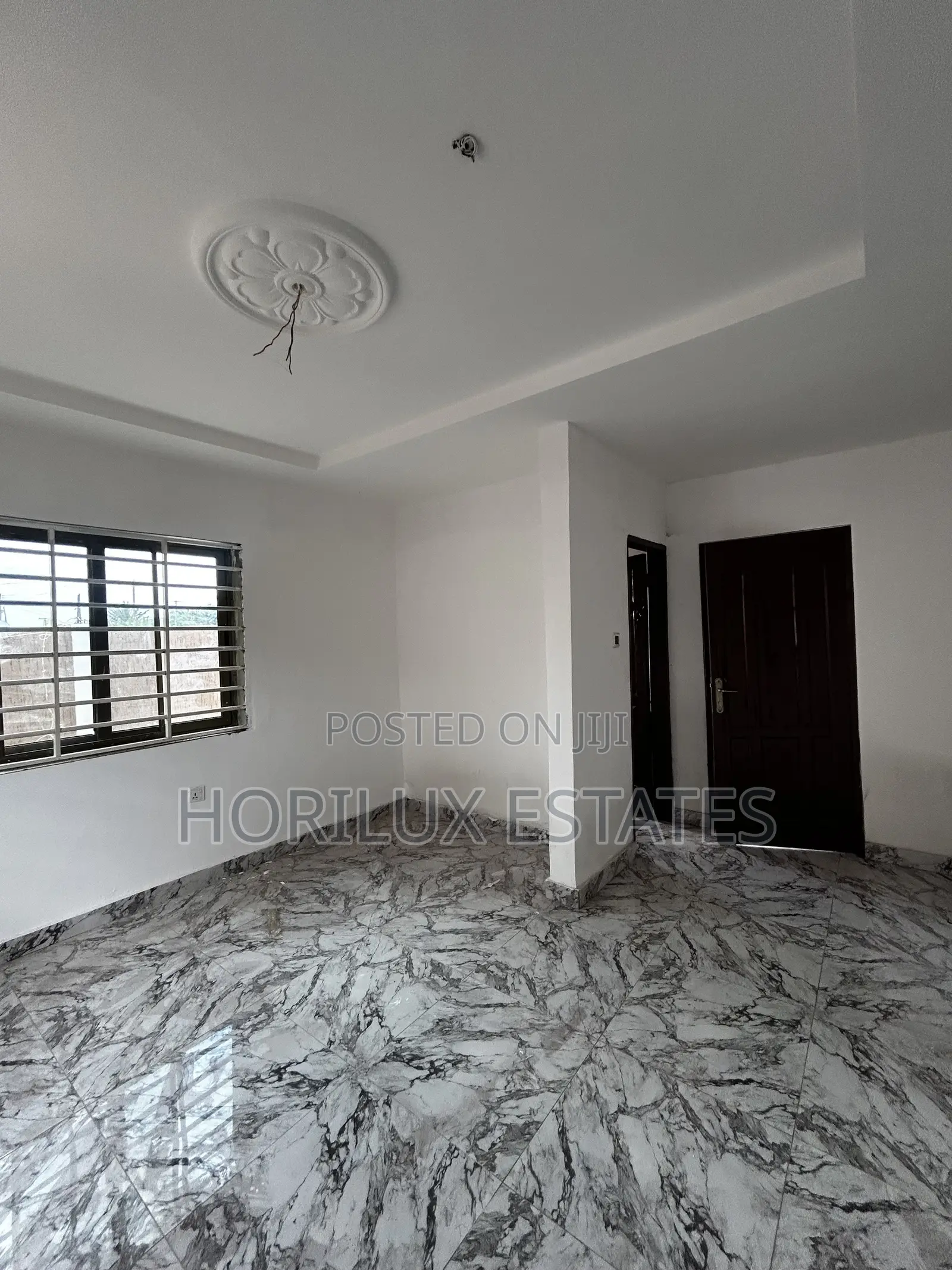 4bdrm Bungalow in Santa Maria Washing for sale