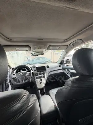 Toyota Matrix L Hatchback FWD (1.8L 4cyl) 2014 Silver