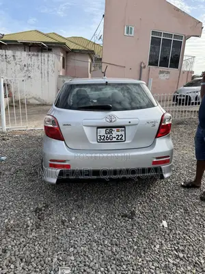 Toyota Matrix L Hatchback FWD (1.8L 4cyl) 2014 Silver