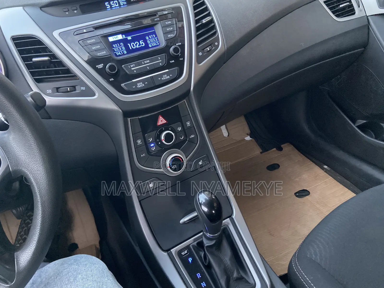 Hyundai Elantra SE 4dr Sedan (1.8L 4cyl 6A) 2015 Red
