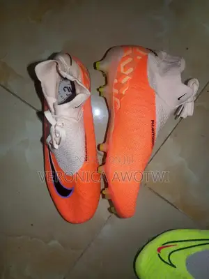 Nike Phantom Boot