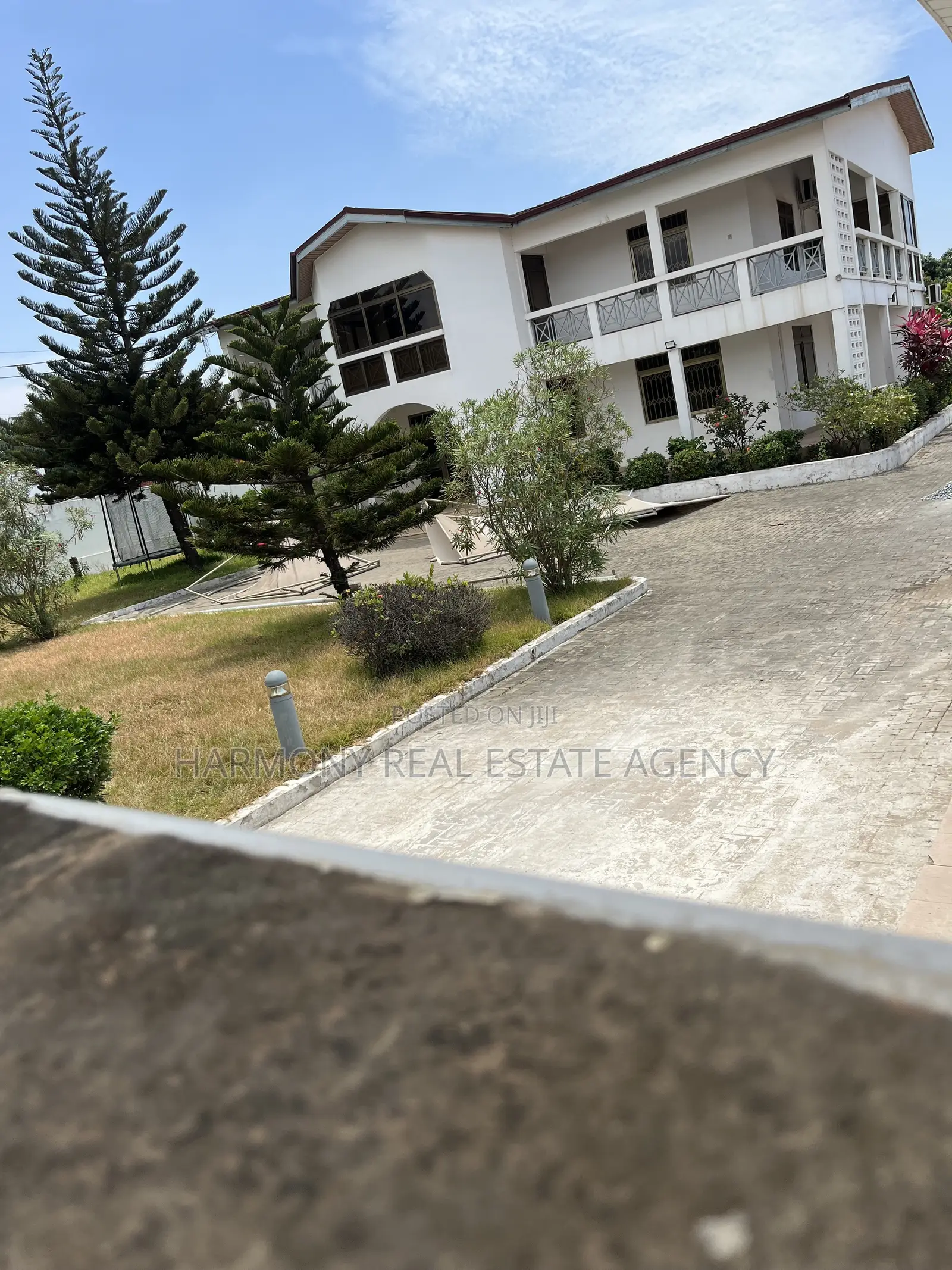 5bdrm House in Dzorwulu for rent