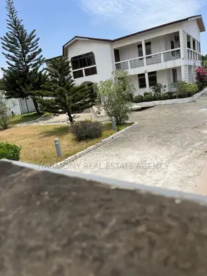 5bdrm House in Dzorwulu for rent