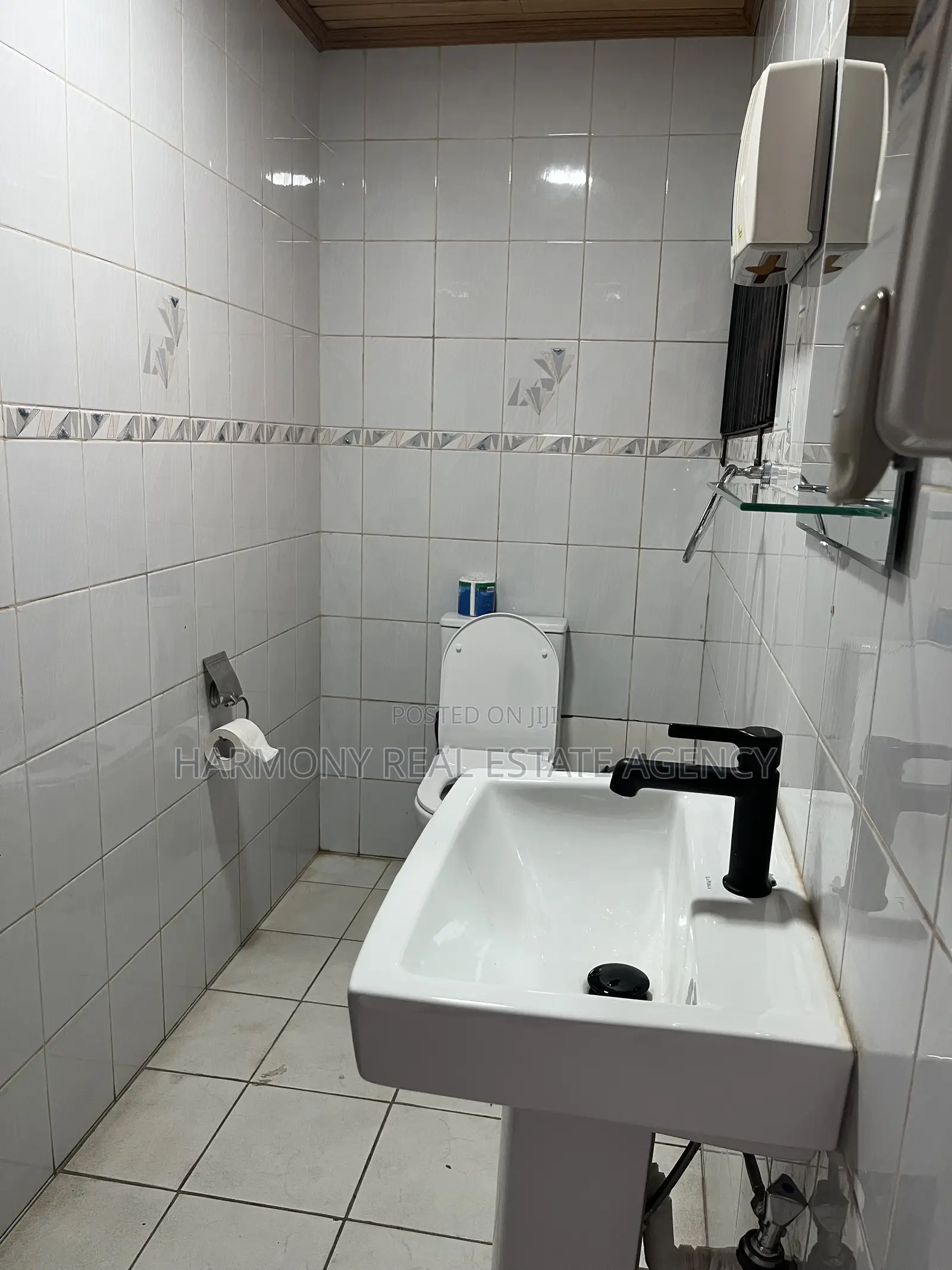 5bdrm House in Dzorwulu for rent