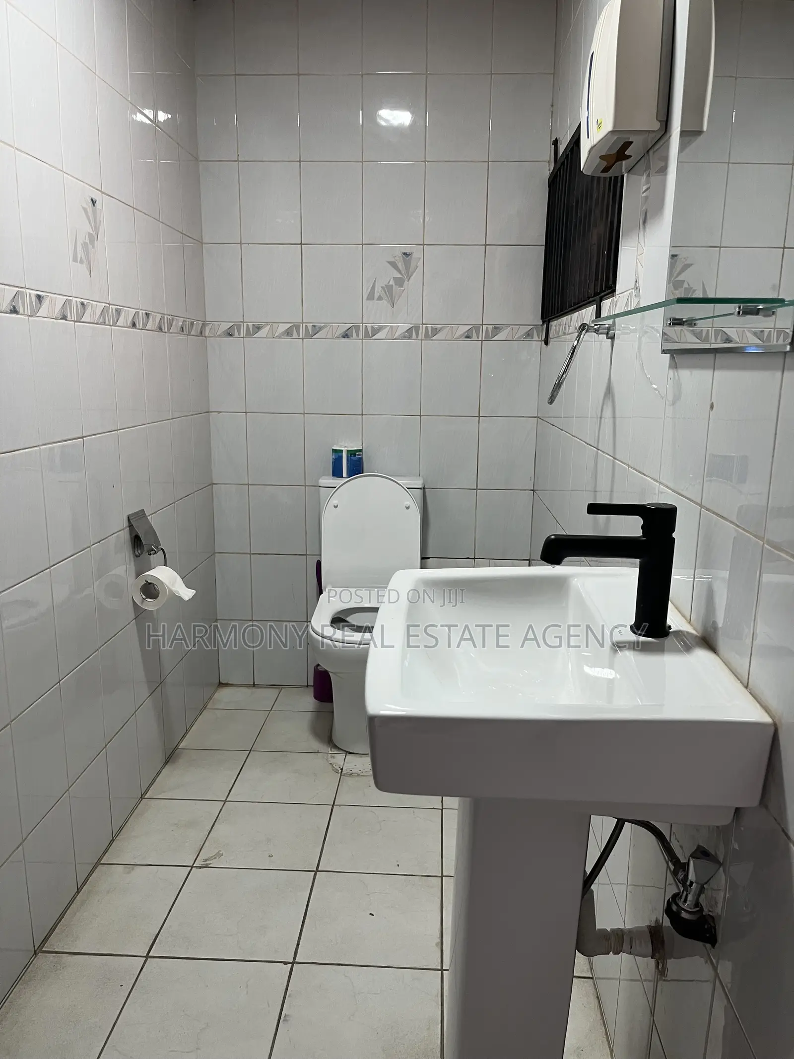 5bdrm House in Dzorwulu for rent