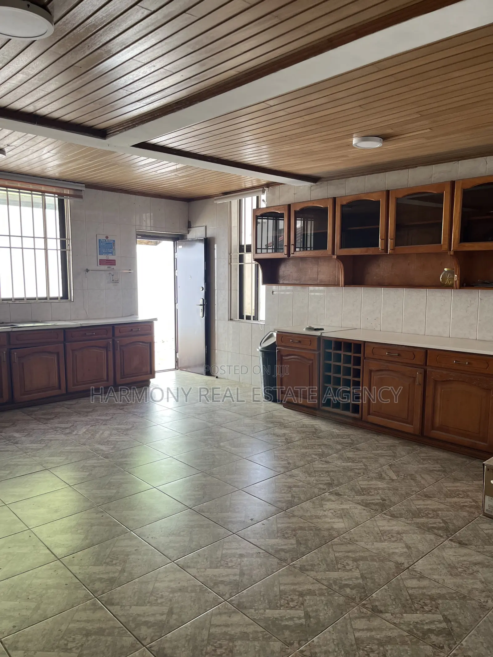 5bdrm House in Dzorwulu for rent