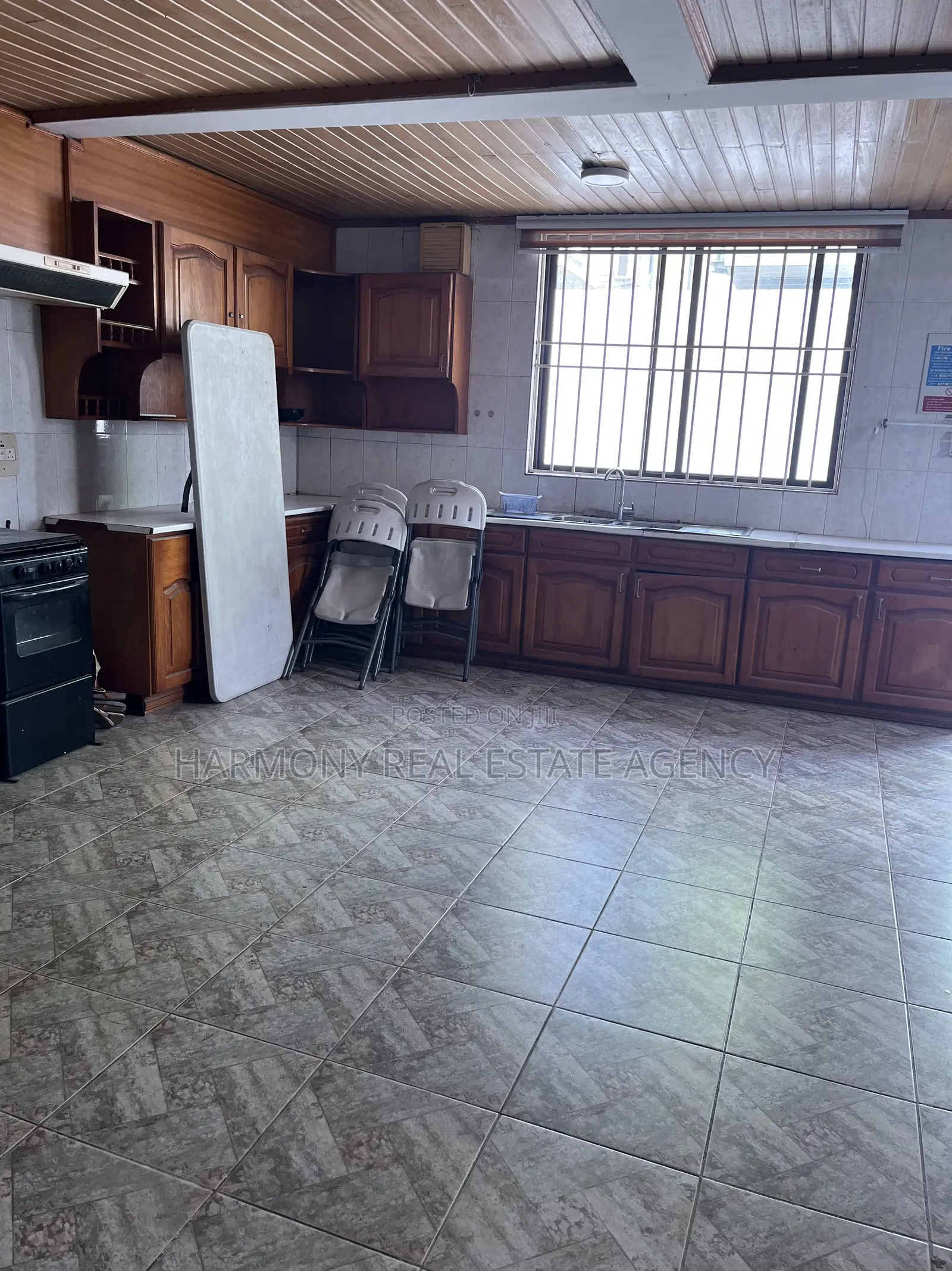 5bdrm House in Dzorwulu for rent