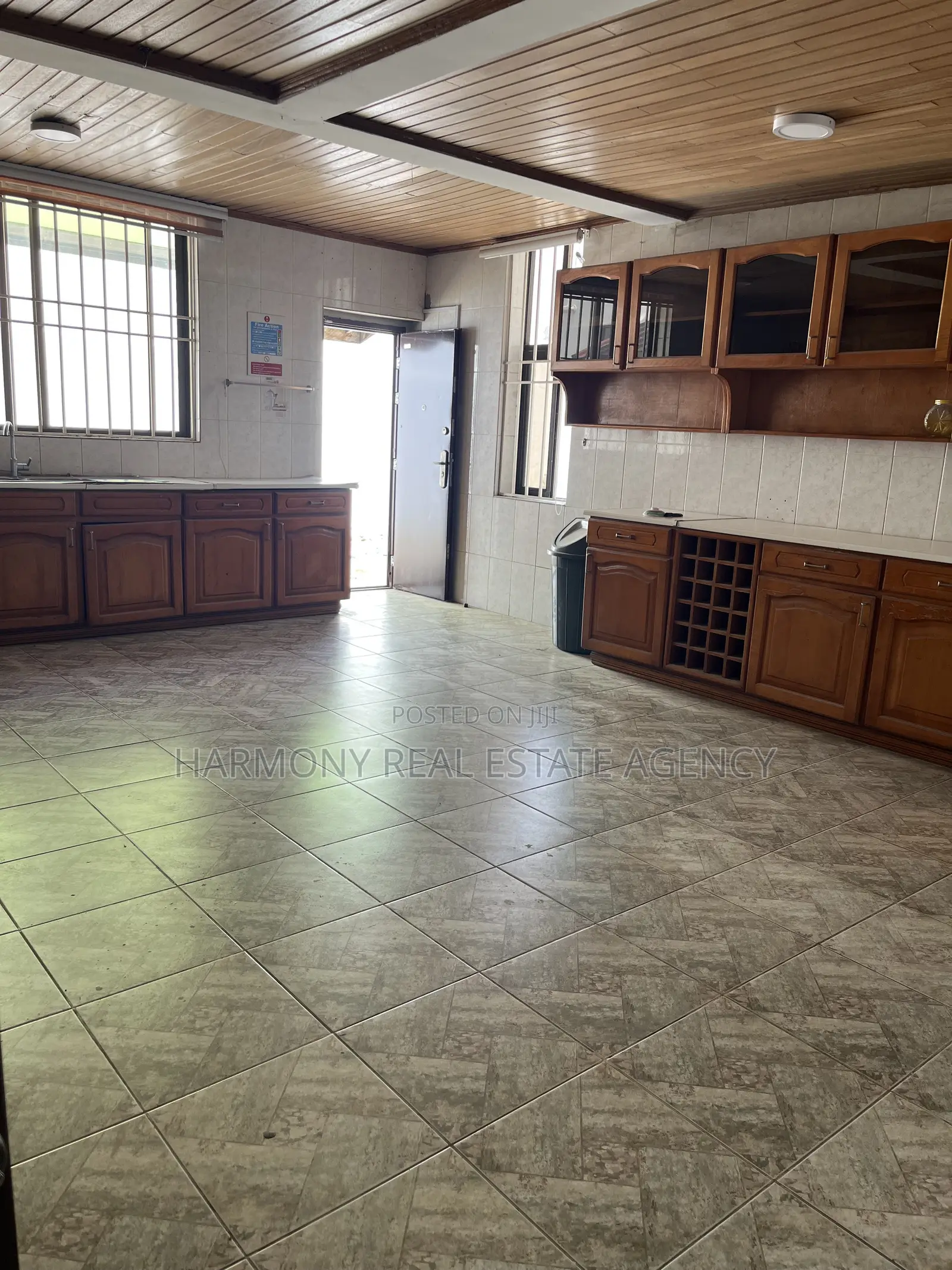 5bdrm House in Dzorwulu for rent