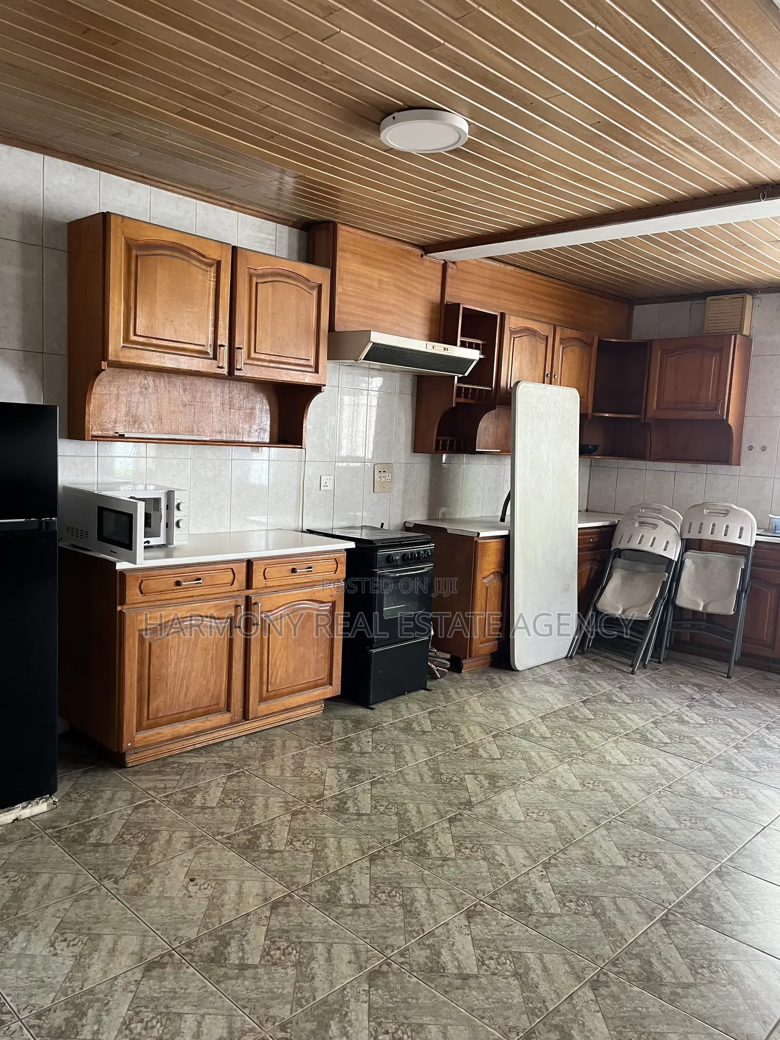5bdrm House in Dzorwulu for rent