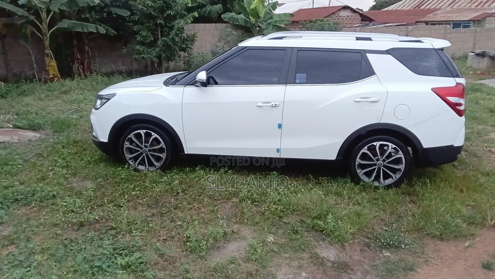 SsangYong Tivoli 2017 White