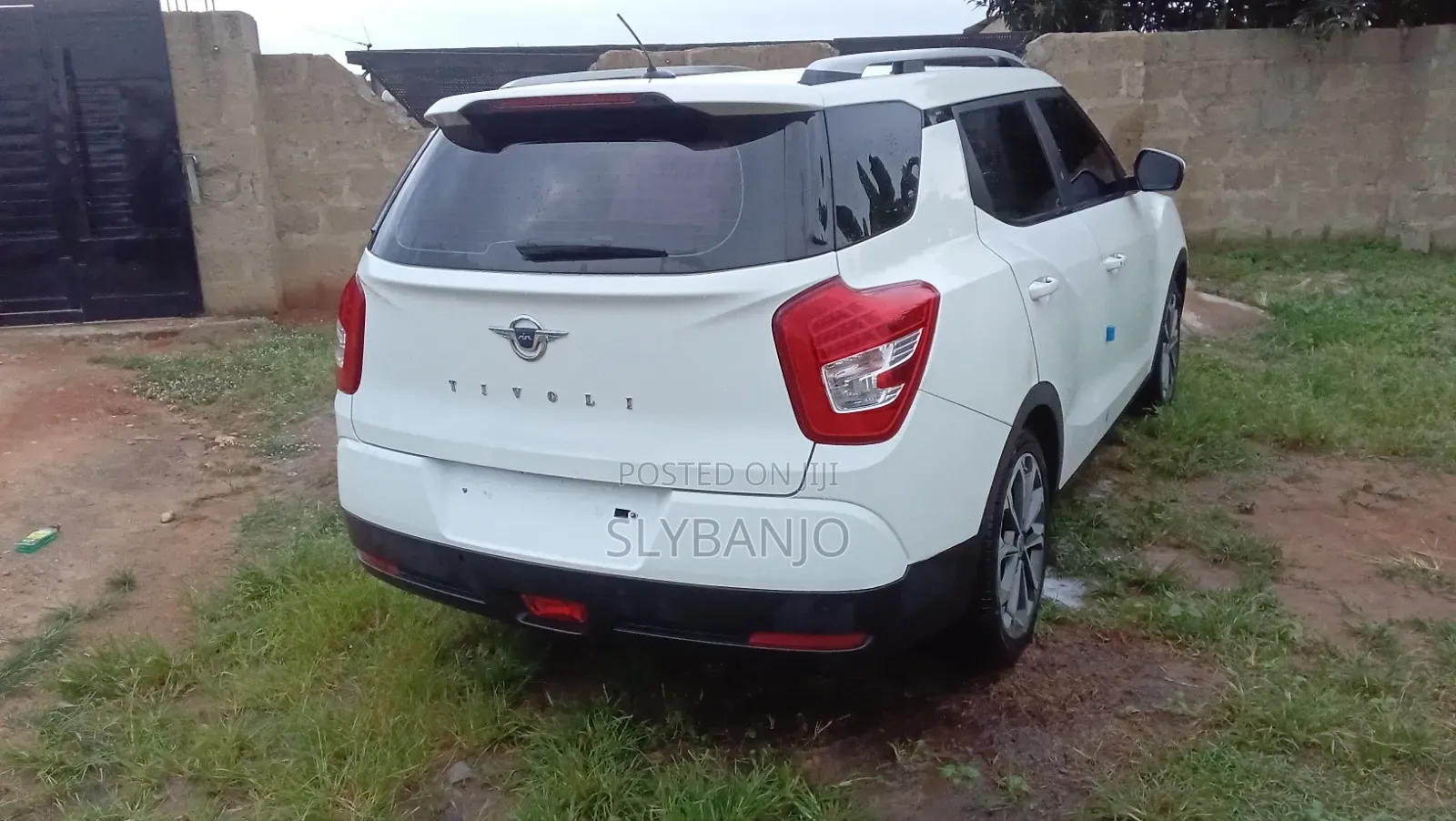 SsangYong Tivoli 2017 White