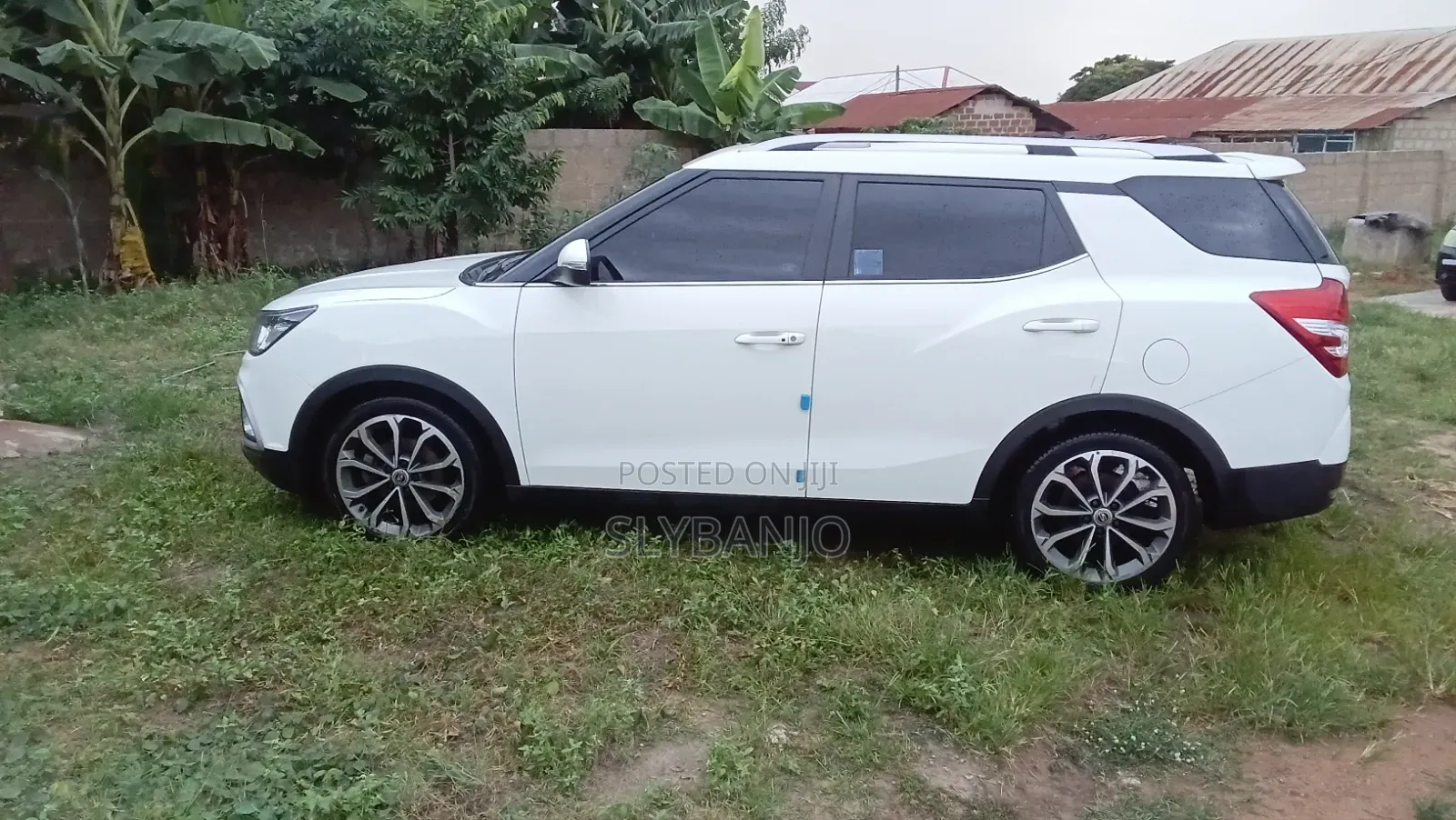 SsangYong Tivoli 2017 White