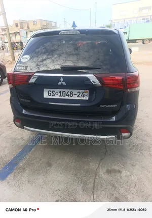 Mitsubishi Outlander 2017 Blue