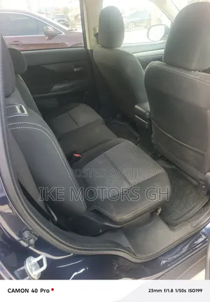 Mitsubishi Outlander 2017 Blue