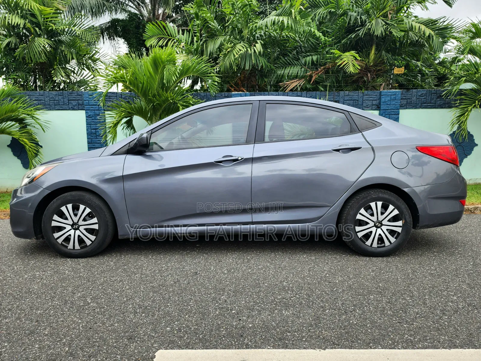 Hyundai Accent GLS 4dr Sedan (1.6L 4cyl 6A) 2014 Gray