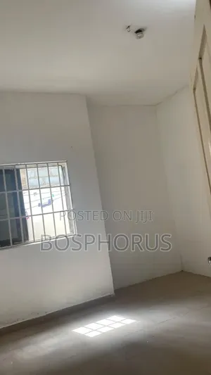 1bdrm Apartment in Lapaz Racecourse, Nyanmekye for rent