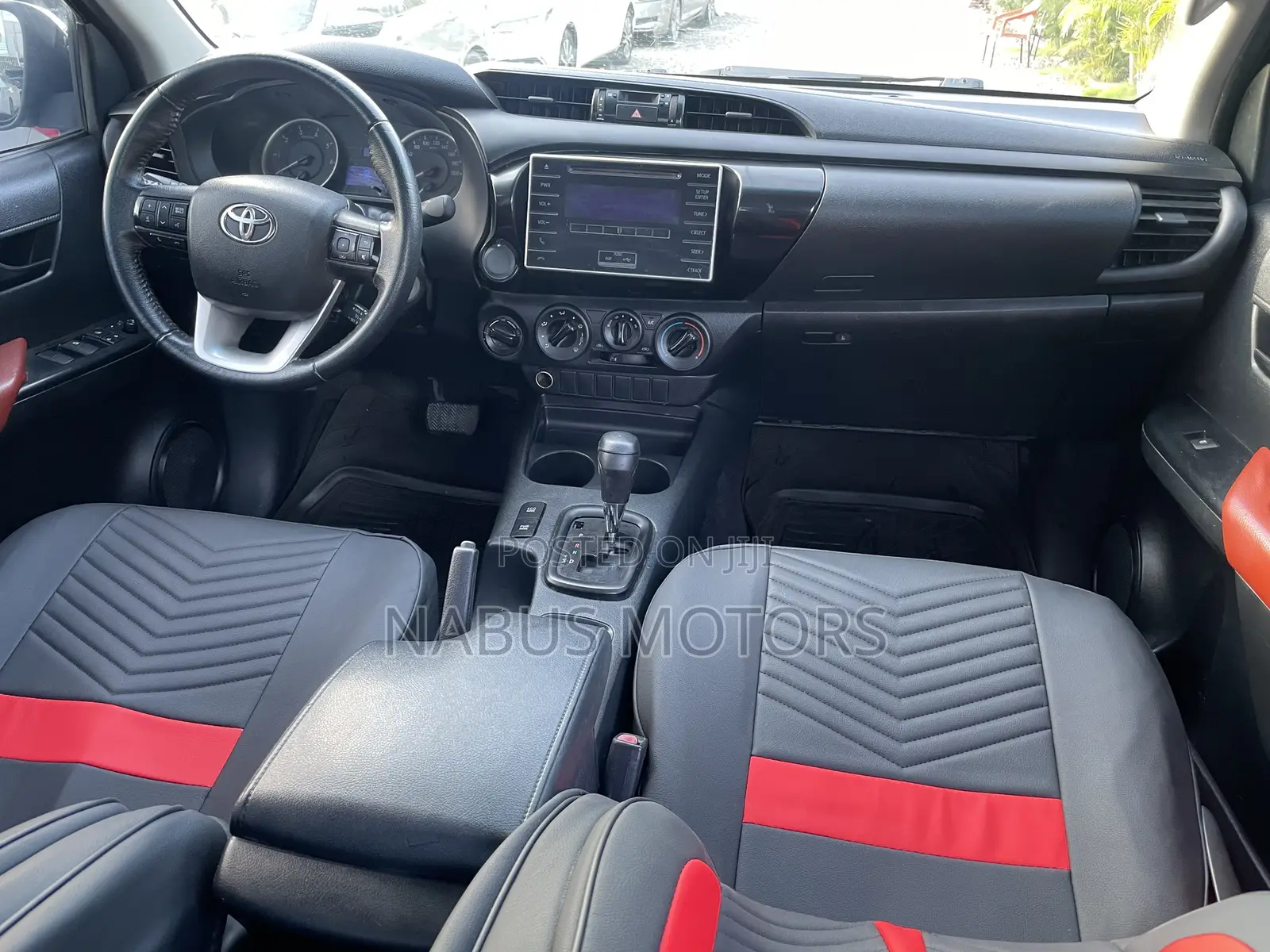Toyota Hilux Rugged 4x4 2019 Black
