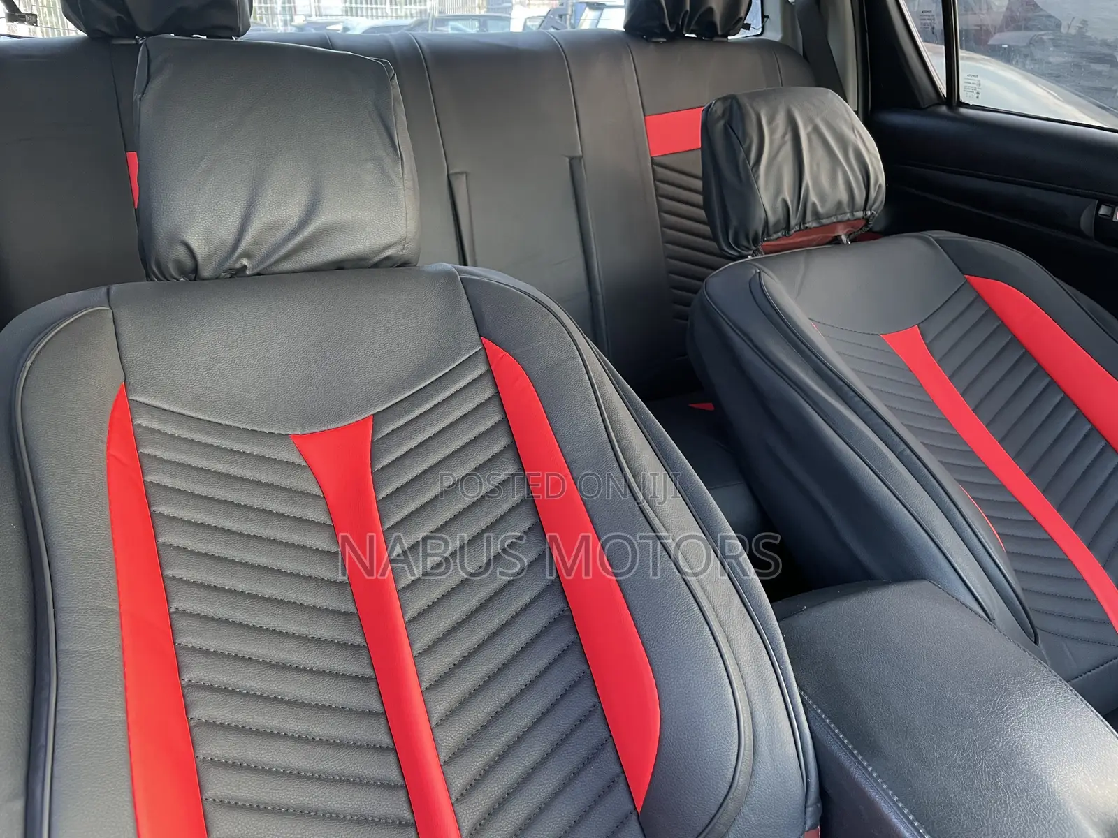 Toyota Hilux Rugged 4x4 2019 Black