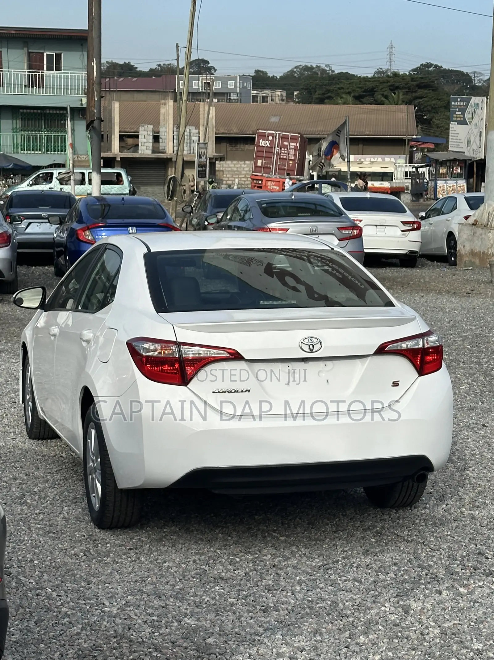Toyota Corolla LE 4dr Sedan (1.8L 4cyl CVT) 2016 White