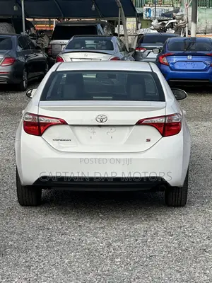 Toyota Corolla LE 4dr Sedan (1.8L 4cyl CVT) 2016 White