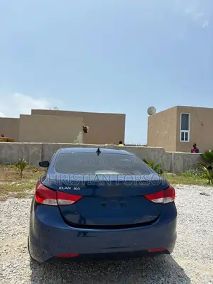 Hyundai Elantra Limited Sedan FWD (1.8L 4cyl 6A) 2013 Blue