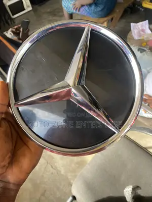 Mercedes Benz GLC 300 Front Crown (Front Bumper Crown)