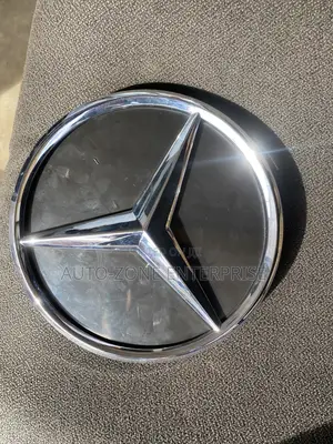 Mercedes Benz GLC 300 Front Crown (Front Bumper Crown)