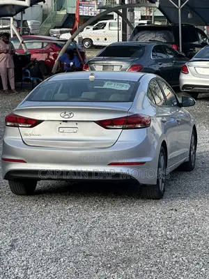 Hyundai Elantra 2017 Silver