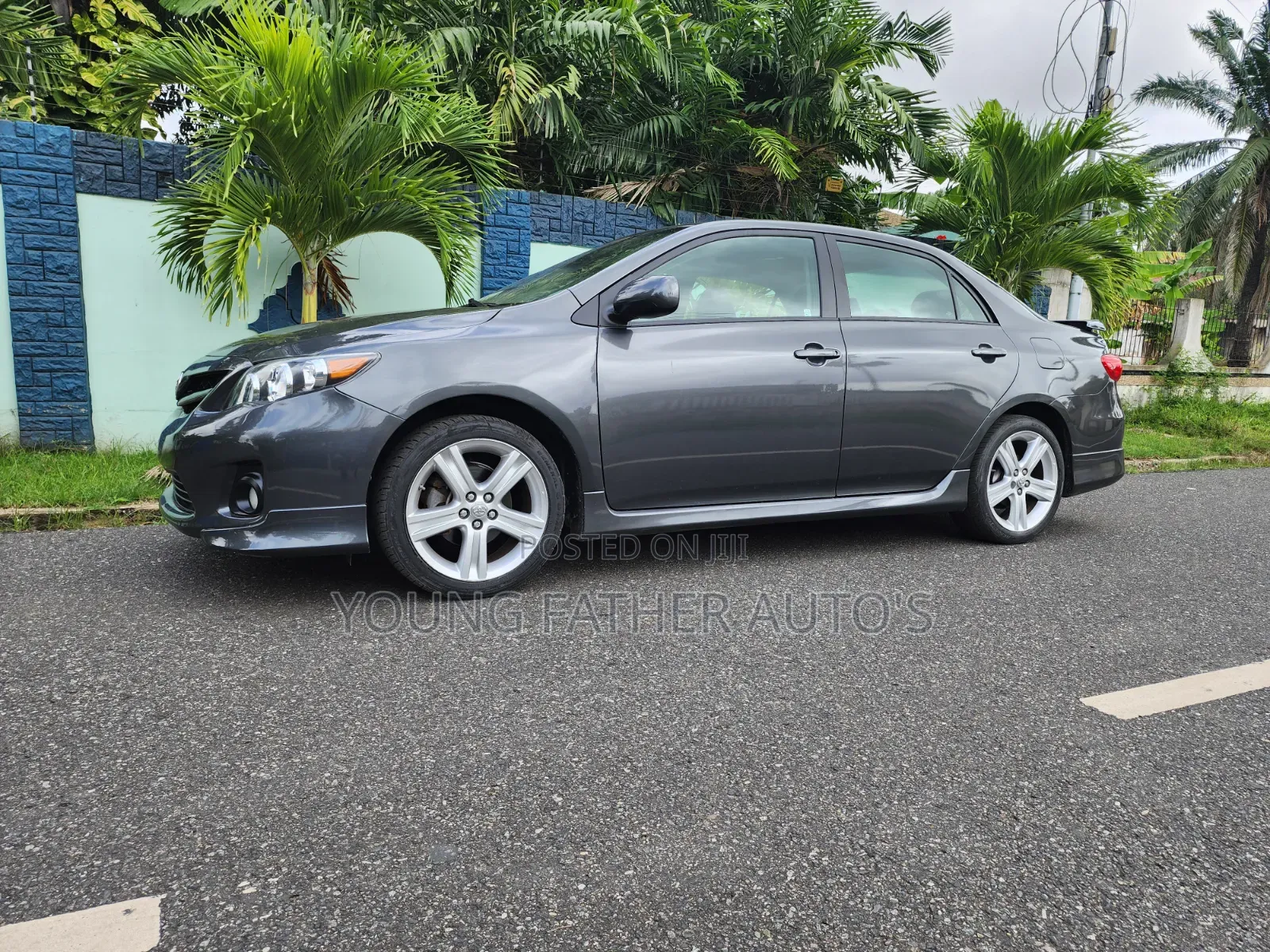 Toyota Corolla S Special Edition 4dr Sedan (1.8L 4cyl 4A) 2013 Gray