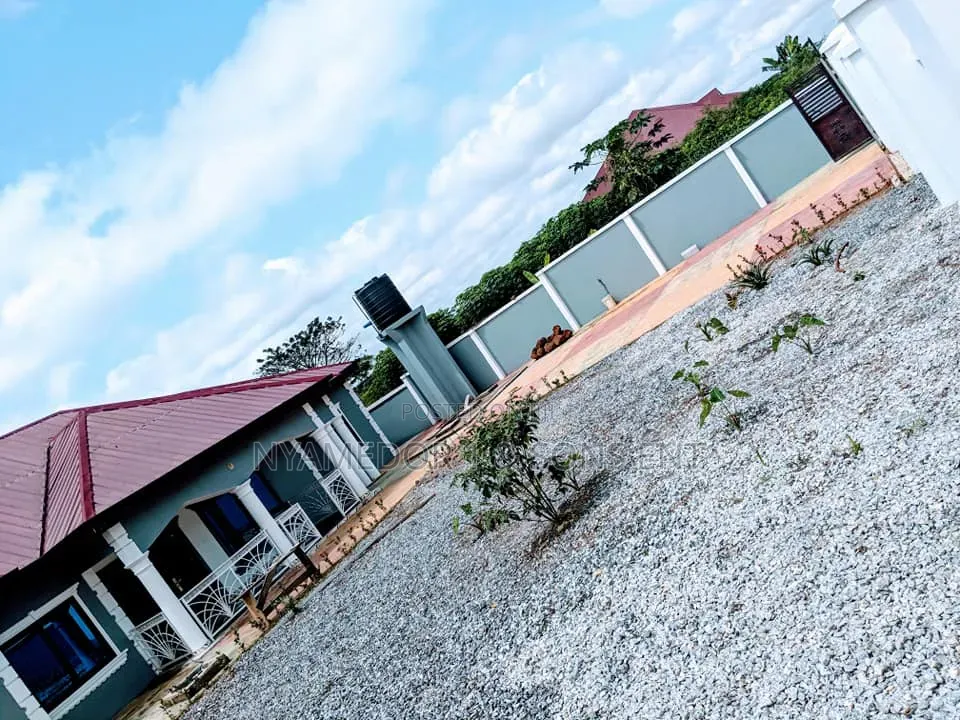 3bdrm House in Donyina Estate, Ejisu-Juaben Municipal for sale