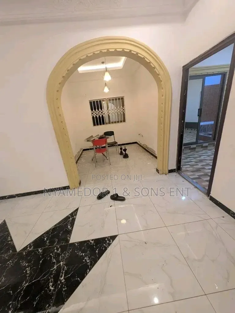 3bdrm House in Donyina Estate, Ejisu-Juaben Municipal for sale