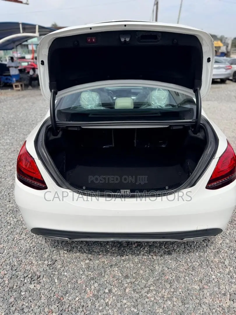 Mercedes-Benz C300 2020 White