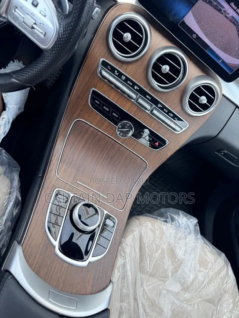 Mercedes-Benz C300 2020 White