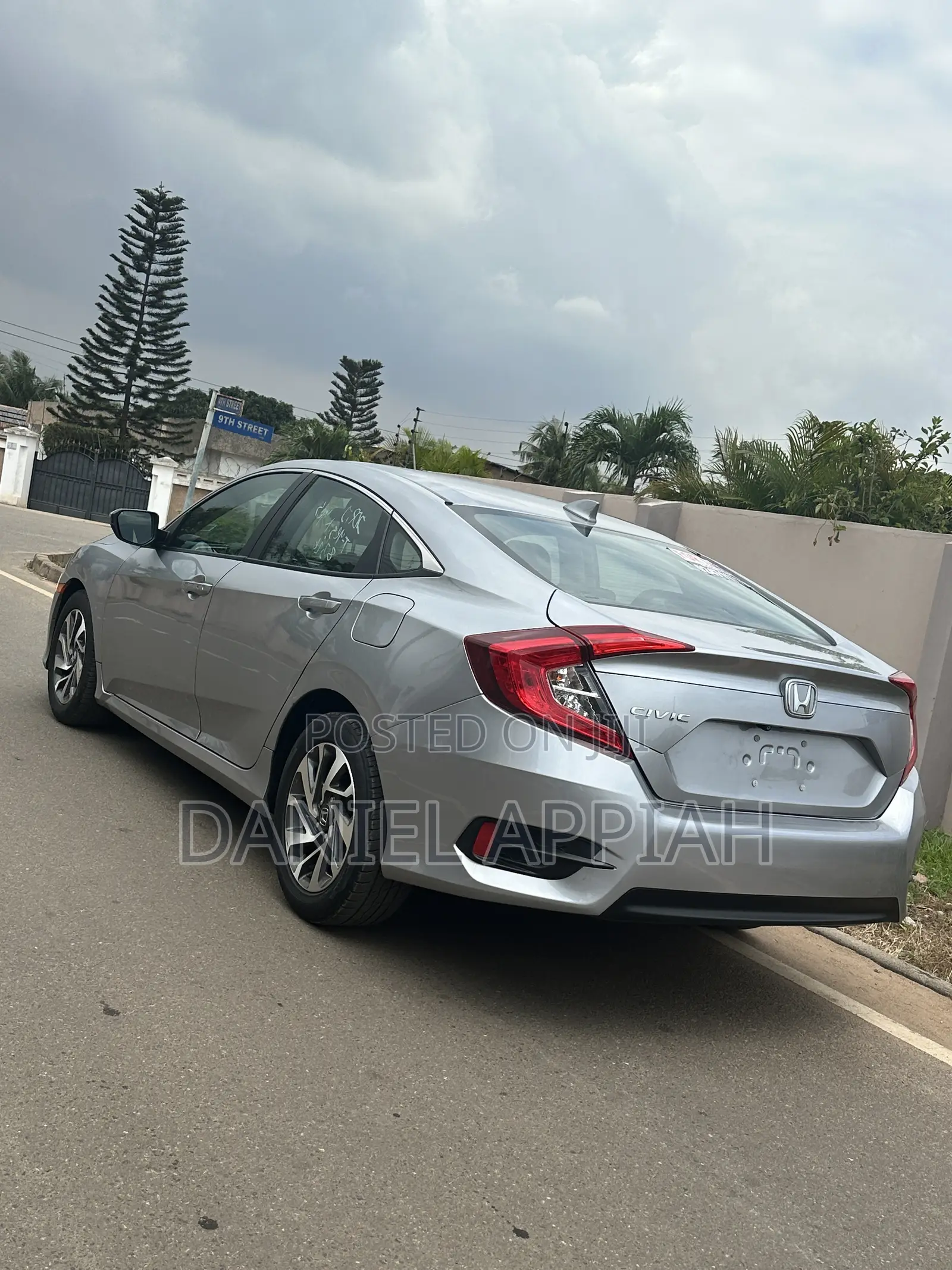 Honda Civic EX Sedan 2018 Silver