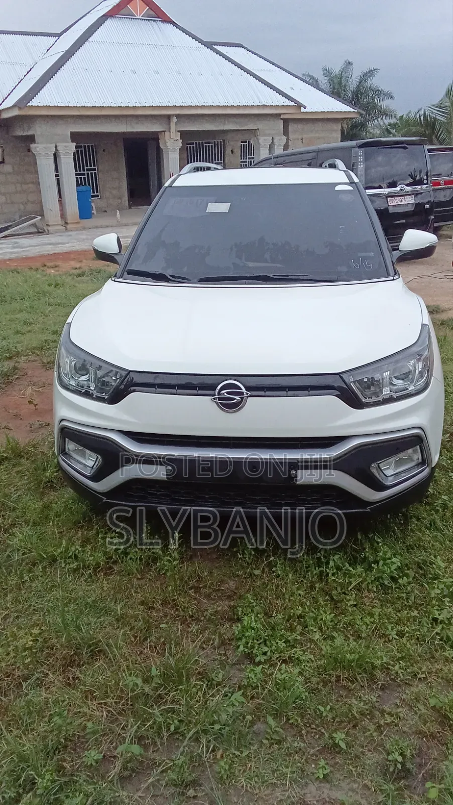 SsangYong Tivoli 2017 White