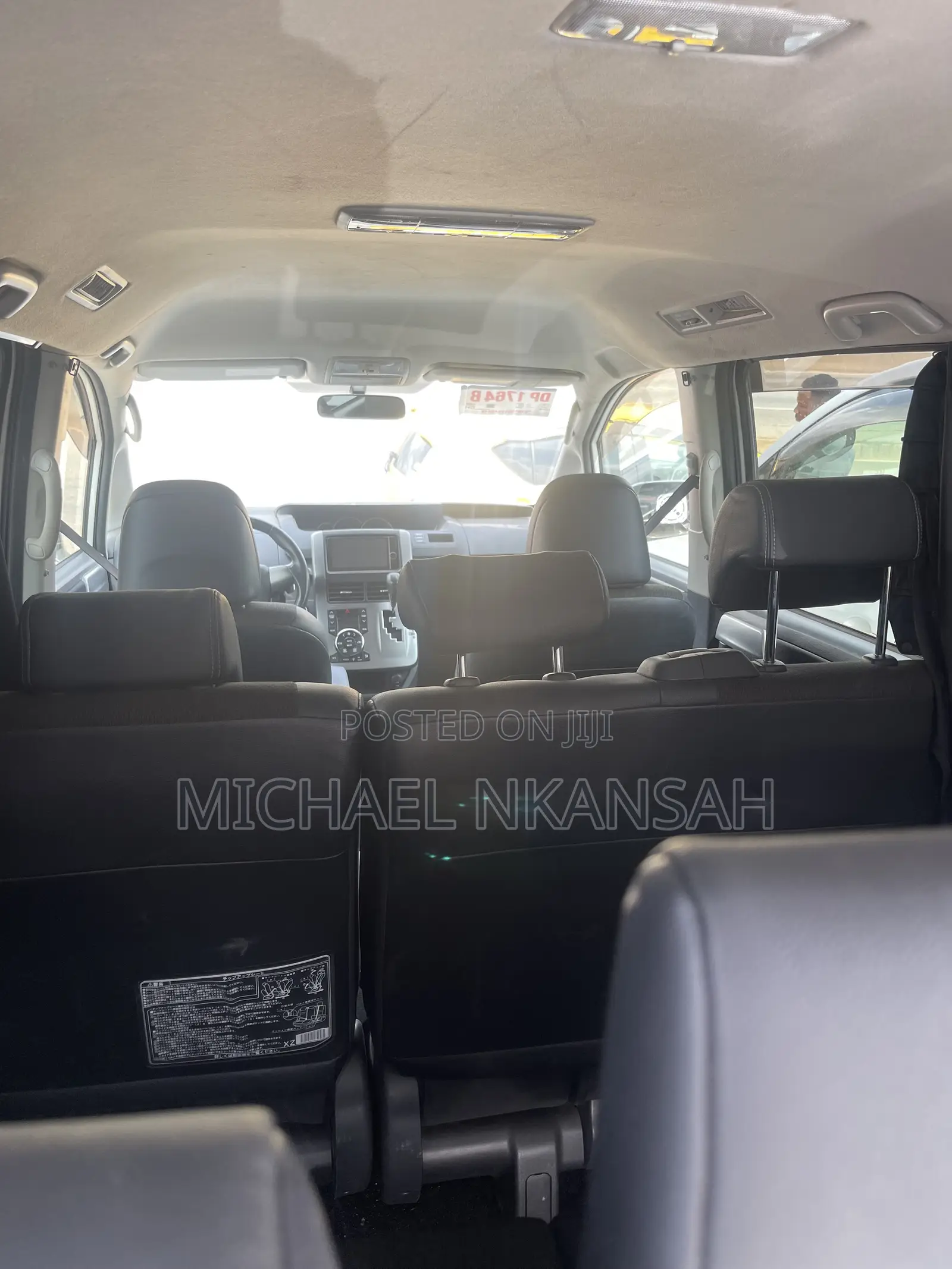 Toyota Voxy X 2WD 8-Seater 2013 White