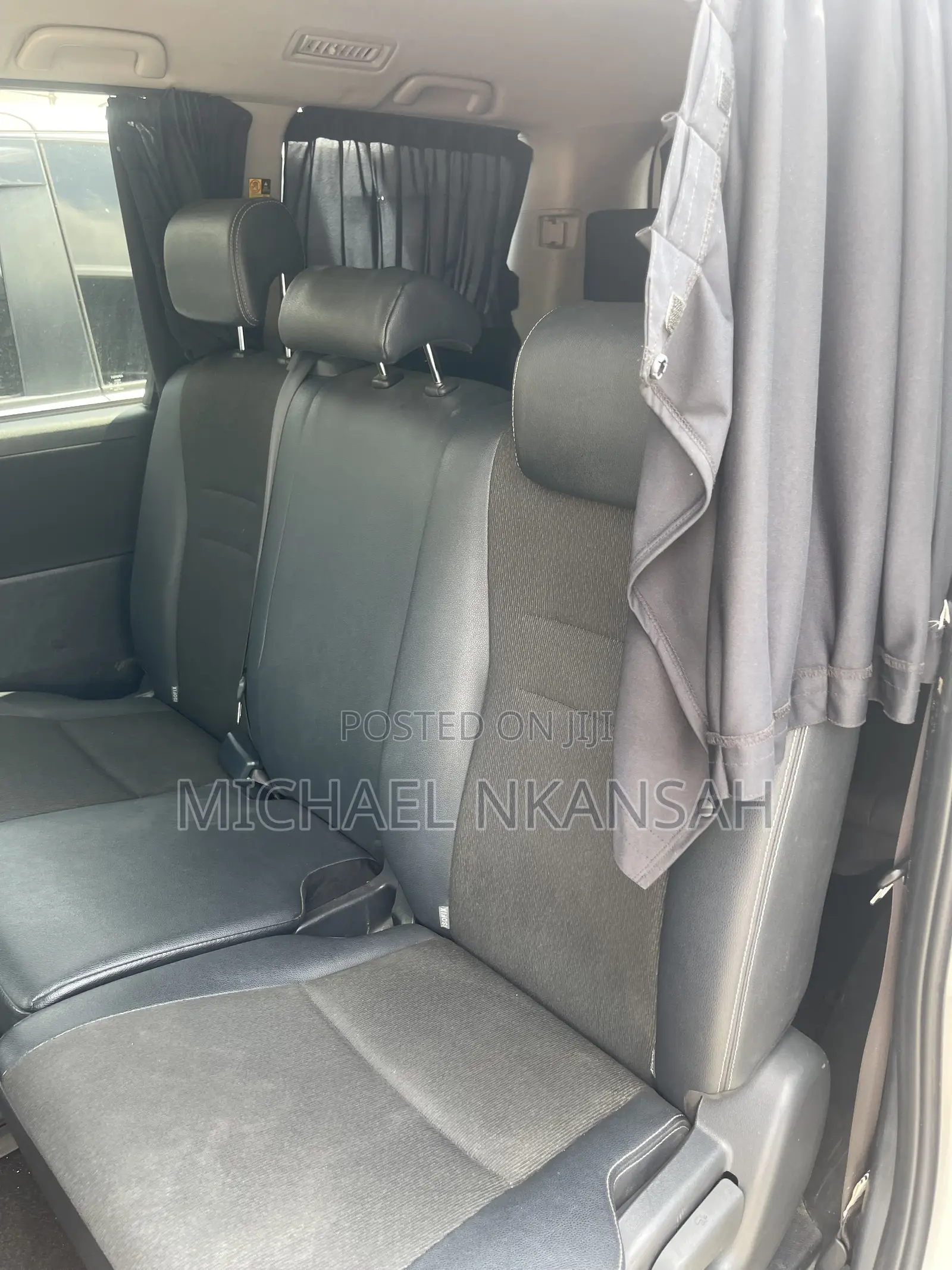 Toyota Voxy X 2WD 8-Seater 2013 White