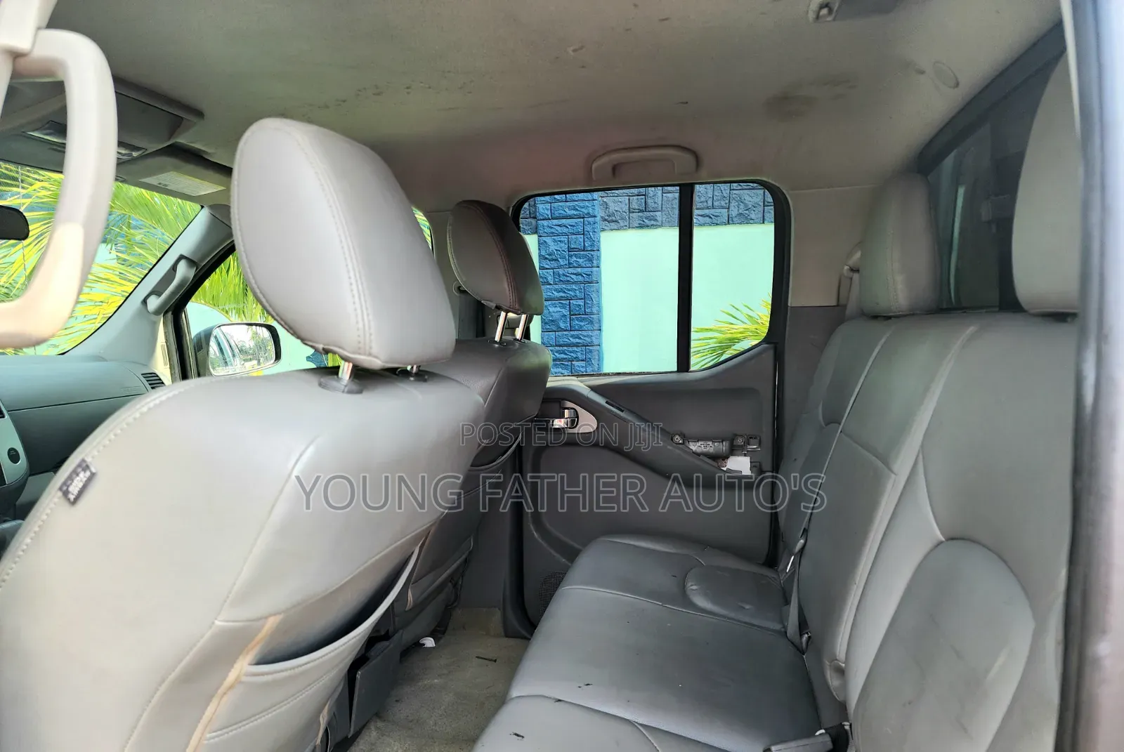 Nissan Frontier SL 4x4 Crew Cab 6 ft. box 139.9 in. WB 2016 Gray