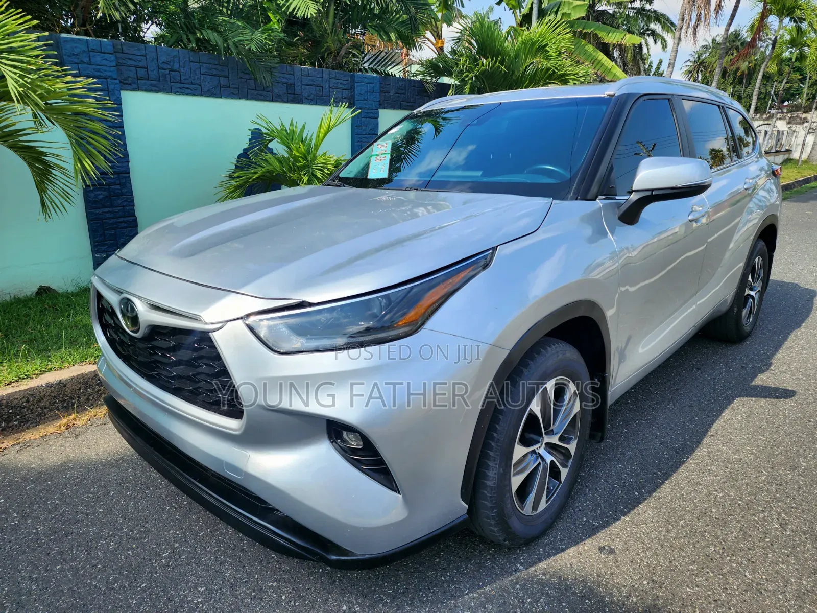 Toyota Highlander XLE AWD 2023 Gray