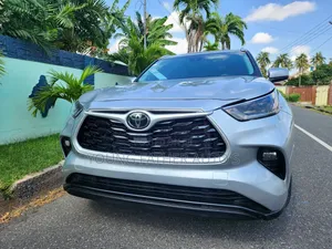 Toyota Highlander XLE AWD 2023 Gray