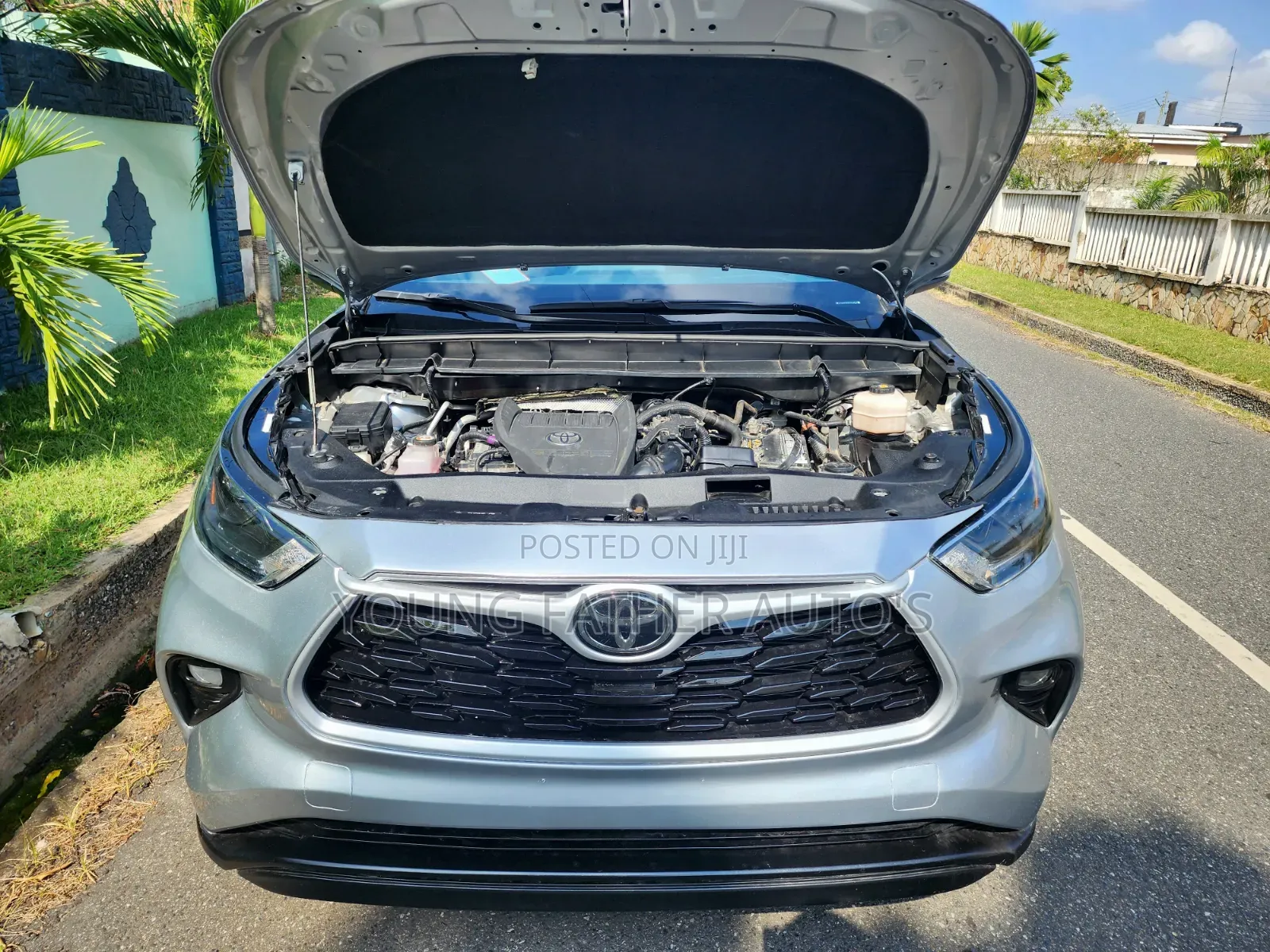 Toyota Highlander XLE AWD 2023 Gray
