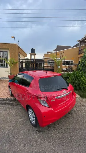 Toyota Vitz 2013 Red