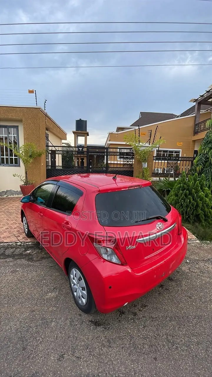Toyota Vitz 2013 Red